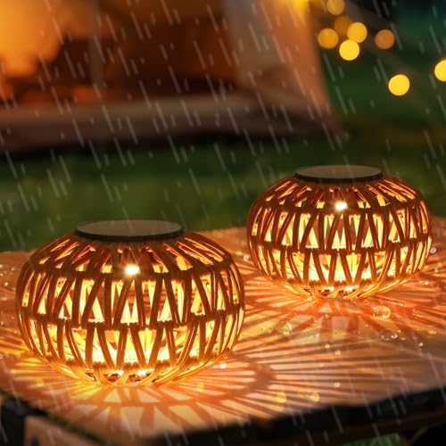 Lanternes solaires pour extérieur en rotin : illuminez vos soirées d'été style boho