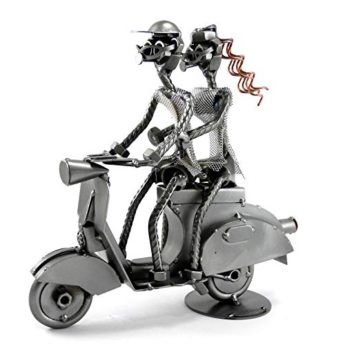 COPPIA IN VESPA IN METALLO CON VITI BULLONI CHIODI DI METAL IDEA - IDEA REGALO ORIGINALE - 100% ARTIGIANALE -...