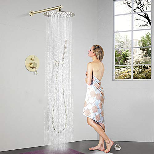 Ensemble douche or brossé pour une salle de bain moderne style spa