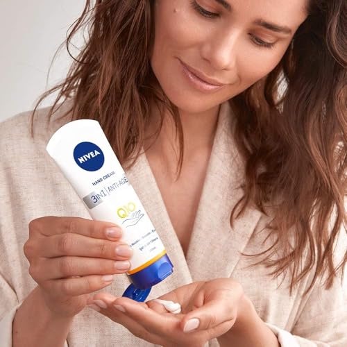 NIVEA Crema Mani Anti-Età Q10, Anti-Rughe e Anti-Macchie in Confezione da 6 x 100 ml, Crema Idratante per le Mani Arricchita con Q10 Complex, Crema Anti Age con Filtri UV