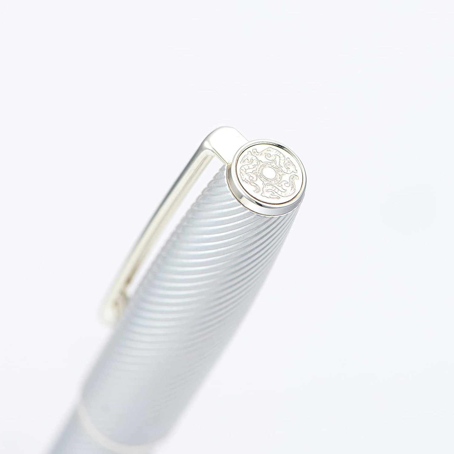 HONG DIAN A3 Silver Aluminum Fountain Pen, Long Blade Fine Nib Luxury Design Calligraphy Writing Pen with Converter and Metal Pen Case Set (Silver Trim)