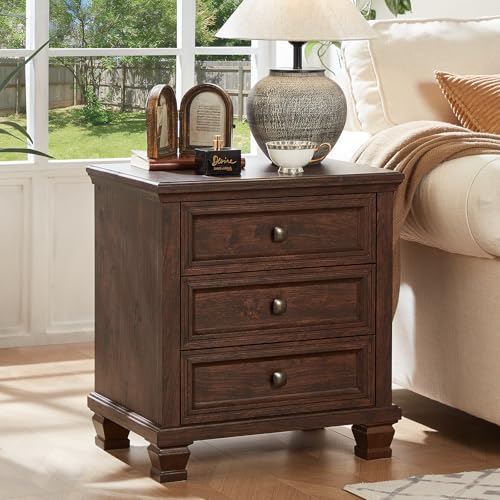 SAVOR LIFE Farmhouse Nightstand with 3 Drawers, Rustic Couch End Table with 4 Square Solid Wood Legs, Mid-Century Modern Bed Side Table with Storage, Small Dresser for Bedroom, Living Room, Walnut
