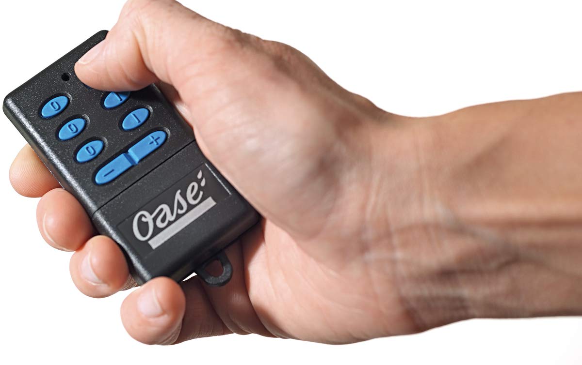 OASE 36310 InScenio FM-Master 2 - 1 permanente und 3 ausschaltbare Gartensteckdosen mit Funkfernübertragung und Spritzschutz zur Stromversorgung für den Garten