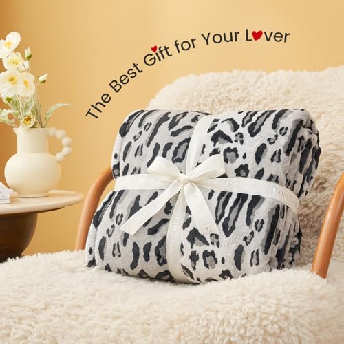 Cozy Bliss Leopard Print Fleece Throw Blanket, 60"×80", Silvery Leopard by Cozy Bliss - Used condition - Image 4