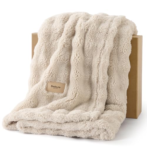 Bedsure 3D Fleece Bubble Blanket for Couch - GentleSoft Beige