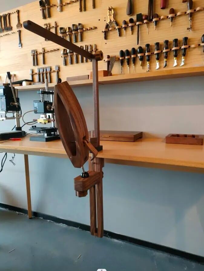 Universal Liftable Stitching Clamp - (Color: Plywood)