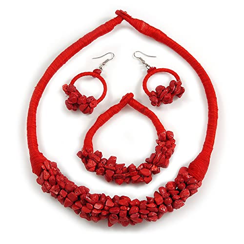 Conjunto de pendientes y collar artesanal hecho a mano con gemas semipreciosas rojas