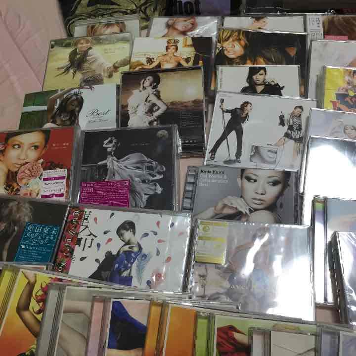 Amazon.co.jp: 倖田來未 グッズ CD Tシャツ ビーサン 写真集… : おもちゃ