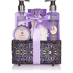BRUBAKER Cosmetics Bad- en Doucheset Lavendel Magnolia Fragrance – 7-delige Cadeauset in Decoratieve Mand