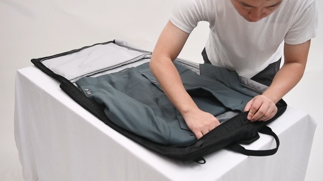 Amazon｜旅行用の純ナイロンガーメントバッグ – 丈夫で耐水性のある 