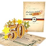 papercrush® Pop Up Karte „Zurück ins Jahr 1976“   Lustige 3D Geburtstagskarte zum 50. Geburtstag für Frau & Mann   Besondere Glückwunschkarte 50 Jahre mit lustigen Fakten zum Jahrgang