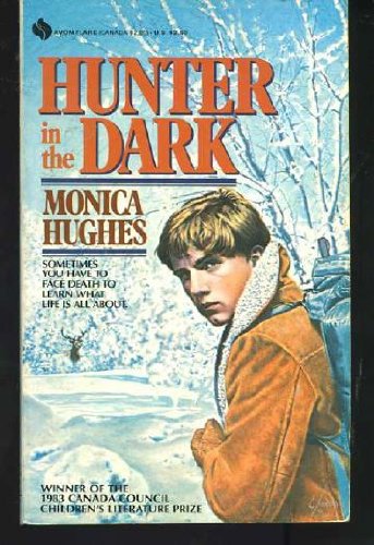 Hunter in the Dark 0380677024 Book Cover