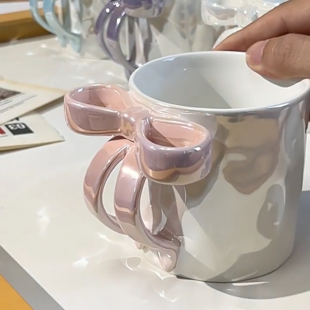 Taza de café cerámica rosa con moño 12 OZ miniatura 7