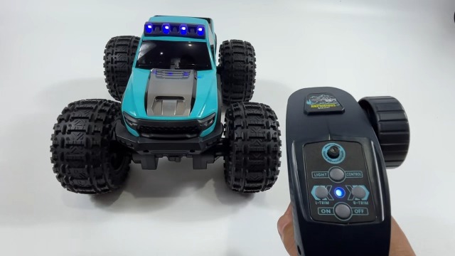 Amazon.co.jp: GOUYOSHI ラジコン 水陸両用 ラジコンカー オフロード