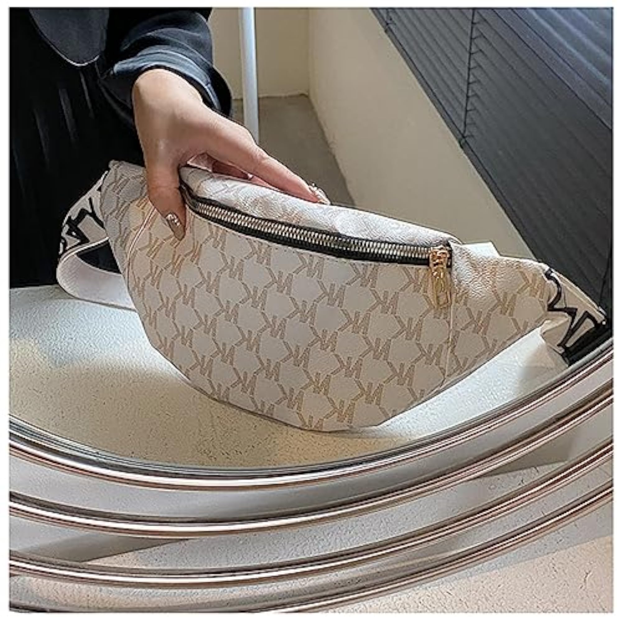 Women's Light and Simple White Shoulder Messenger Bag