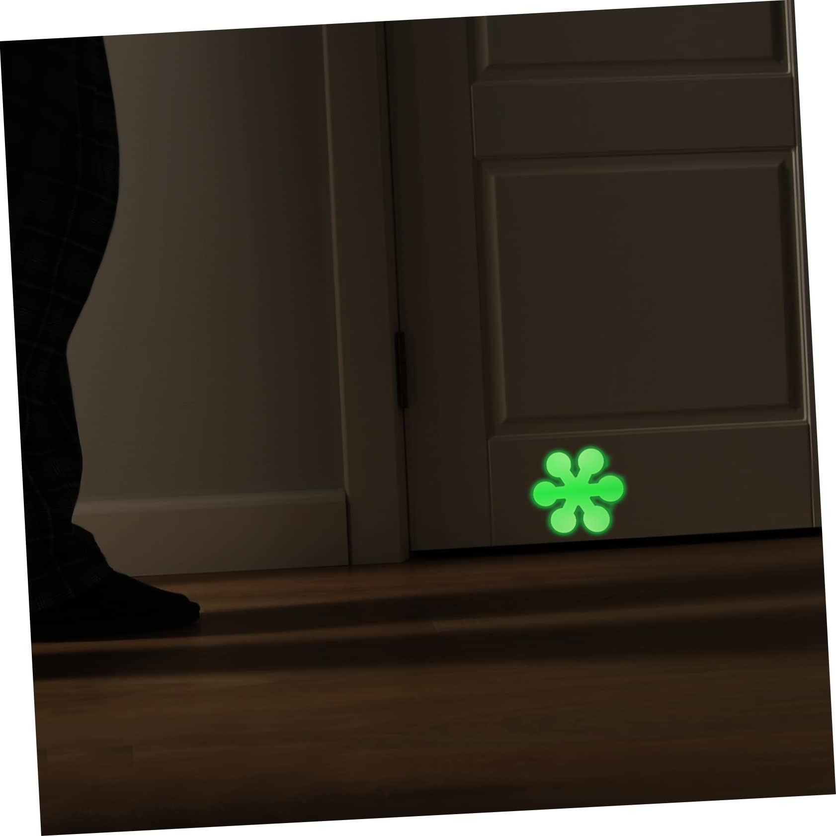 PRETYZOOM 100pezzi Nastro Riflettente per Scale Antiscivolo Strisce Fluorescenti Auto-adesive per Sicurezza per Scale Rampe e Superfici Scivolose