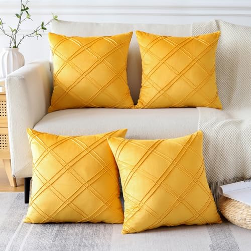 Sungeek Set of 4 Soft Velvet Decorative Cushion Covers Diamond Pa...