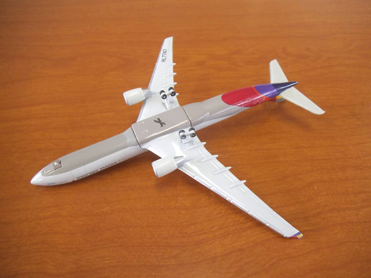 ヘルパ 1/500 アシアナ航空 A330・B747 二機セット 旅客機 Yahoo!オークション -「アシアナ」(航空機) (ミニカー)の落札
