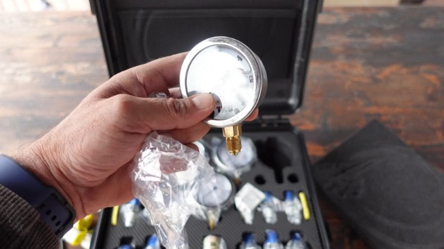 Image of Hydraulic Pressure Test Kit, 600bar /10000psi / 60Mpa 5 Gauges 13 Test Couplings 14 Tee Connectors 5 Test Hoses, Hydraulic Test Gauge kit for Excavator Construction Machinery (5 Gauges)