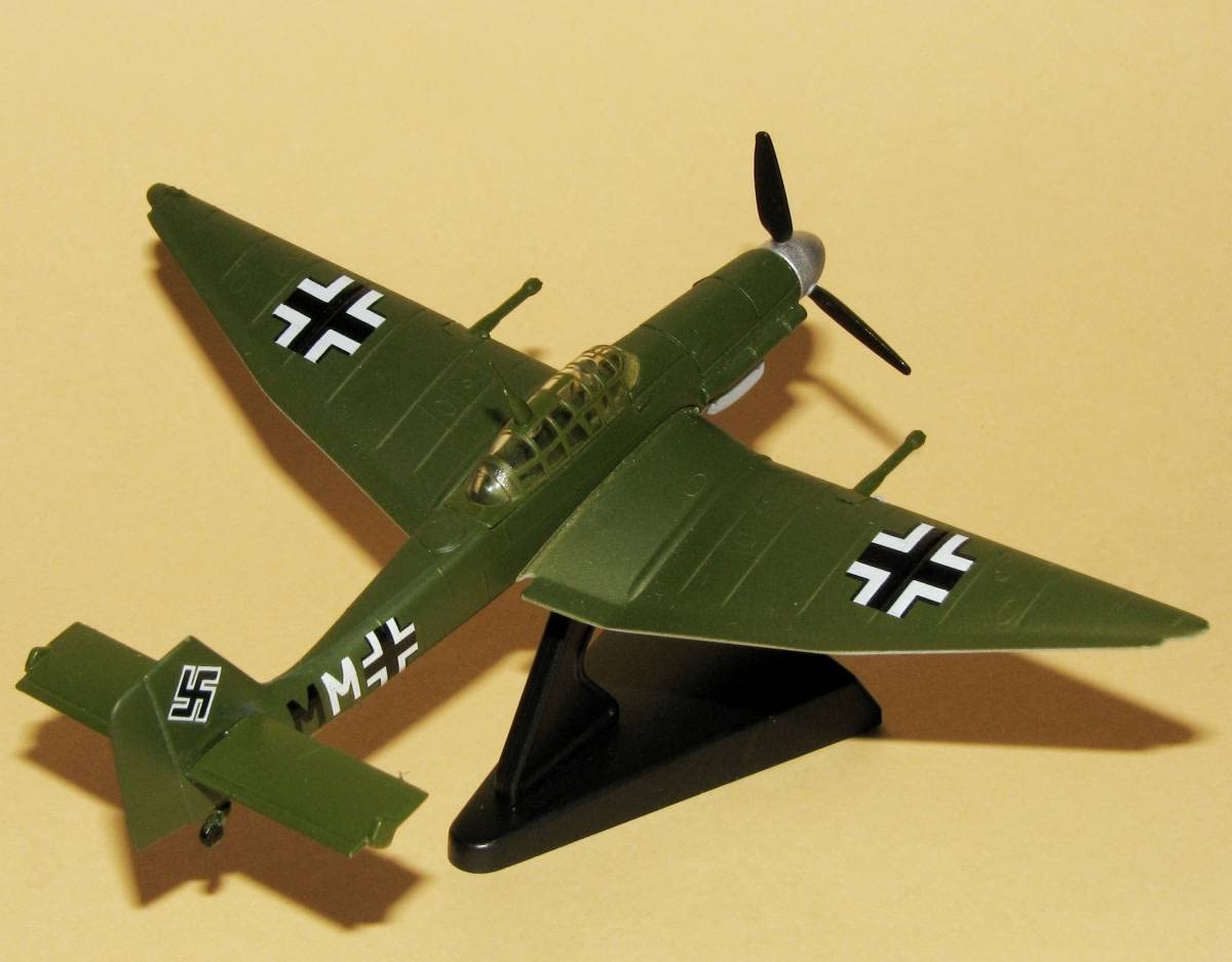 Amazon.co.jp: Ju87 スツーカ デルプラド世界の戦闘機No.4 1/110