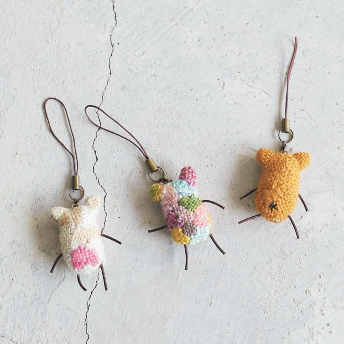 ハンドメイド　ダーニング刺繍　カラフルなダーニング刺繍のクマぬいぐるみ TOMOMI MIMURA | . . The sample copy of the Japanese edition