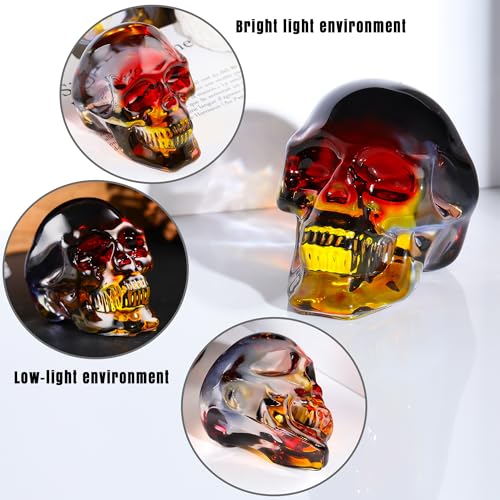 Figurines de tête de mort en cristal aux reflets incandescents