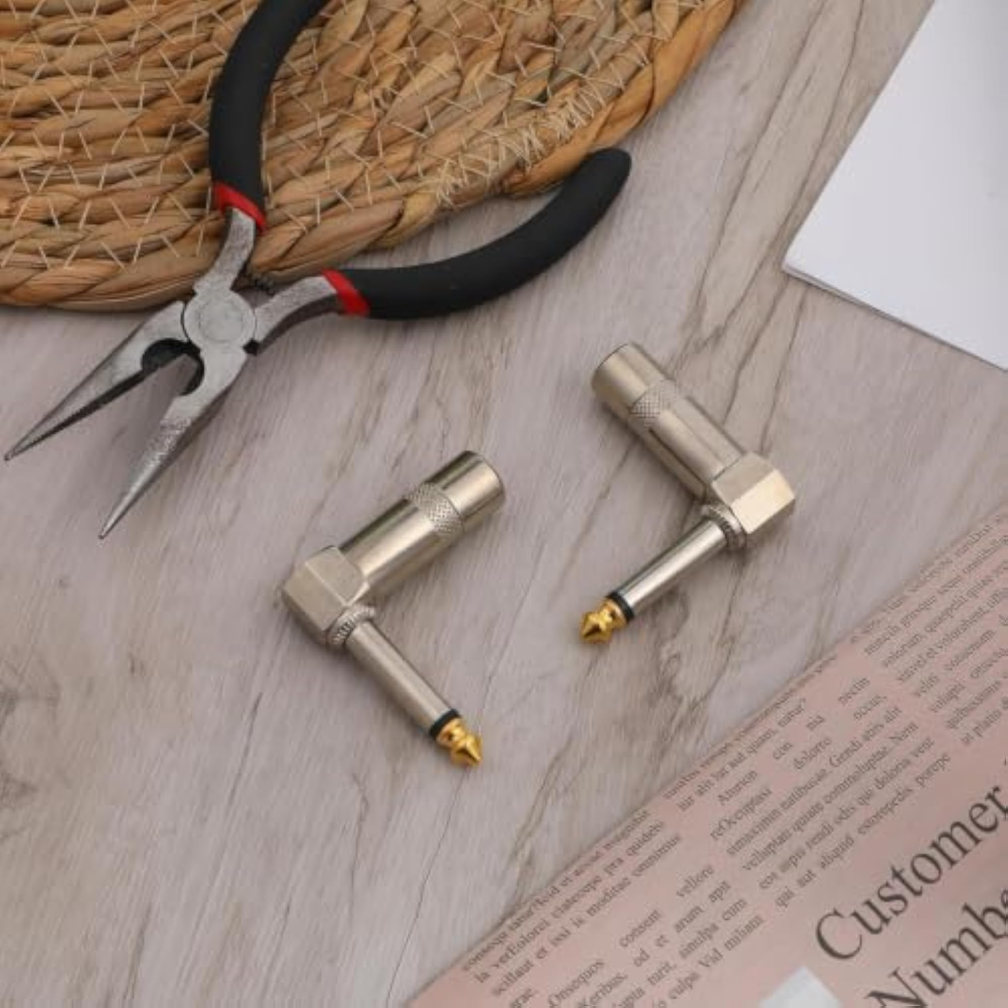 90 Degree Right Angle 1/4 Inch Mono Guitar Adapter