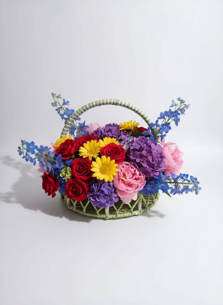 THE ARTISANS Mixed Flower Basket Arrangement, Multicolour Fresh Cut Flowers with Roses, Gerberas, Hydrangeas in Woven Basket, Traditional Style, 30x25 cm Centerpiece for Home Decor-image-46