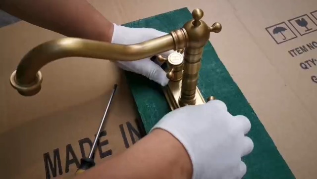 Bathroom Faucet Antique Brass GGStudy 2 Handles 4 Inches Centerset