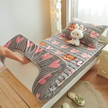 Soft Comfortable Fitted Sheet,Warm Milk Velvet Quilted Bed Sheet, Student Dormitory Deep Pocket Mattress Protector, Printed Bed Cover,Bear,150 * 200cm 1pcs
