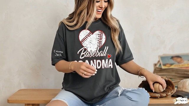 Baseball Family Shirt for Grandma and Family Members Sports Theme Apparel with Heart Baseball Design for Everyday Wear miniatura 7