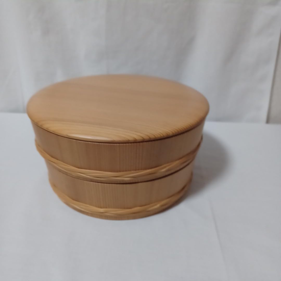 天然秋田杉の2段重箱 秋田杉工芸品】箱ものお重2段 | 秋田県大館市 | ふるさと納税