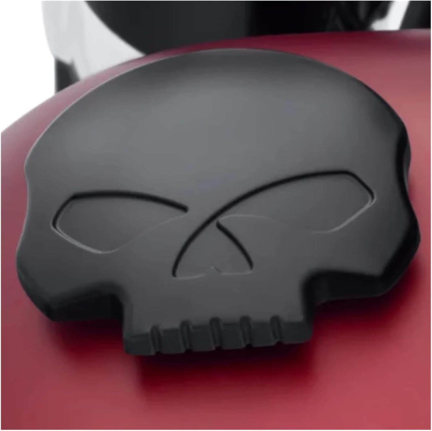 Fit For Harley XL883 XL1200 Fat Boy Breakout Skull Fuel Fuel Tank Cap Fit For Harley Motorcycle Accessorie Silver/Black/Gold(Silver black eyes)