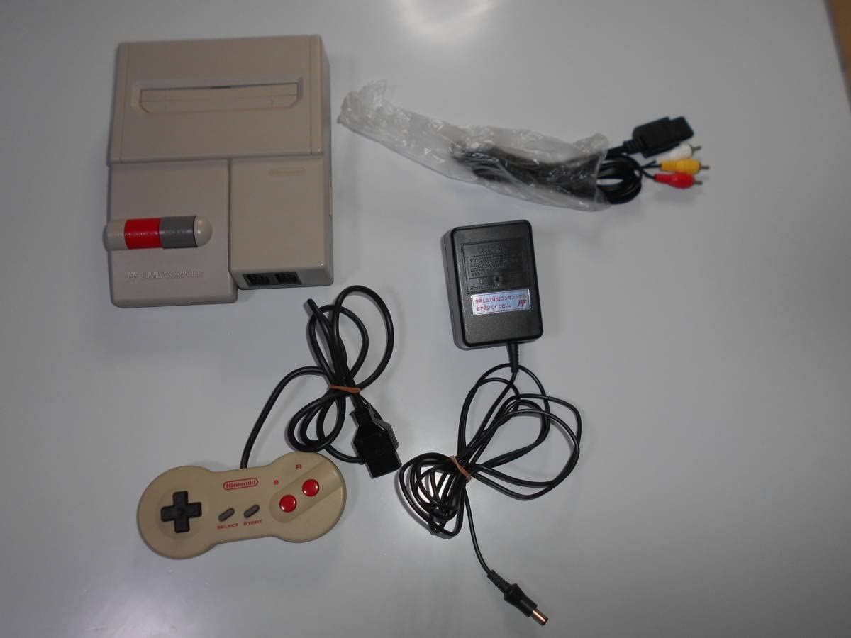 Amazon.co.jp: 清掃動作品 ニューファミコン 本体 コントローラー1個 