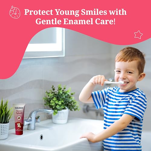 Image of SmiloShine kids toothpaste 2-5 years 80g x 3 Pack Plaque Removal, No Artificial Flavors, Prevents Cavities, Effective Oral Care (Strawberry)