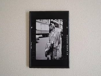 Amazon.co.jp: A4 額付き ポスター カートコバーン Kurt Cobain