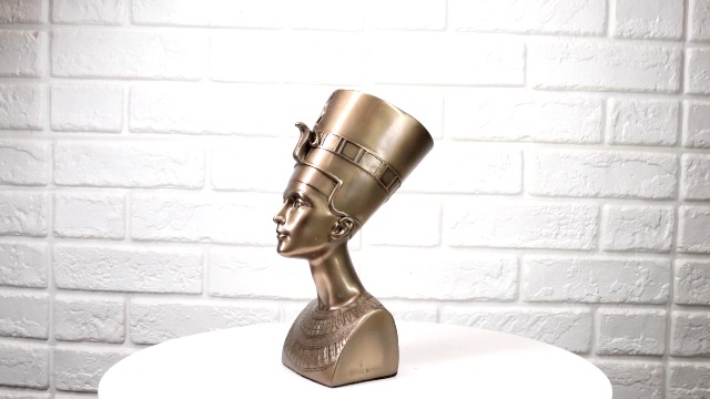 Busto de la Reina Nefertiti Clásico en Bronce 7" miniatura 7