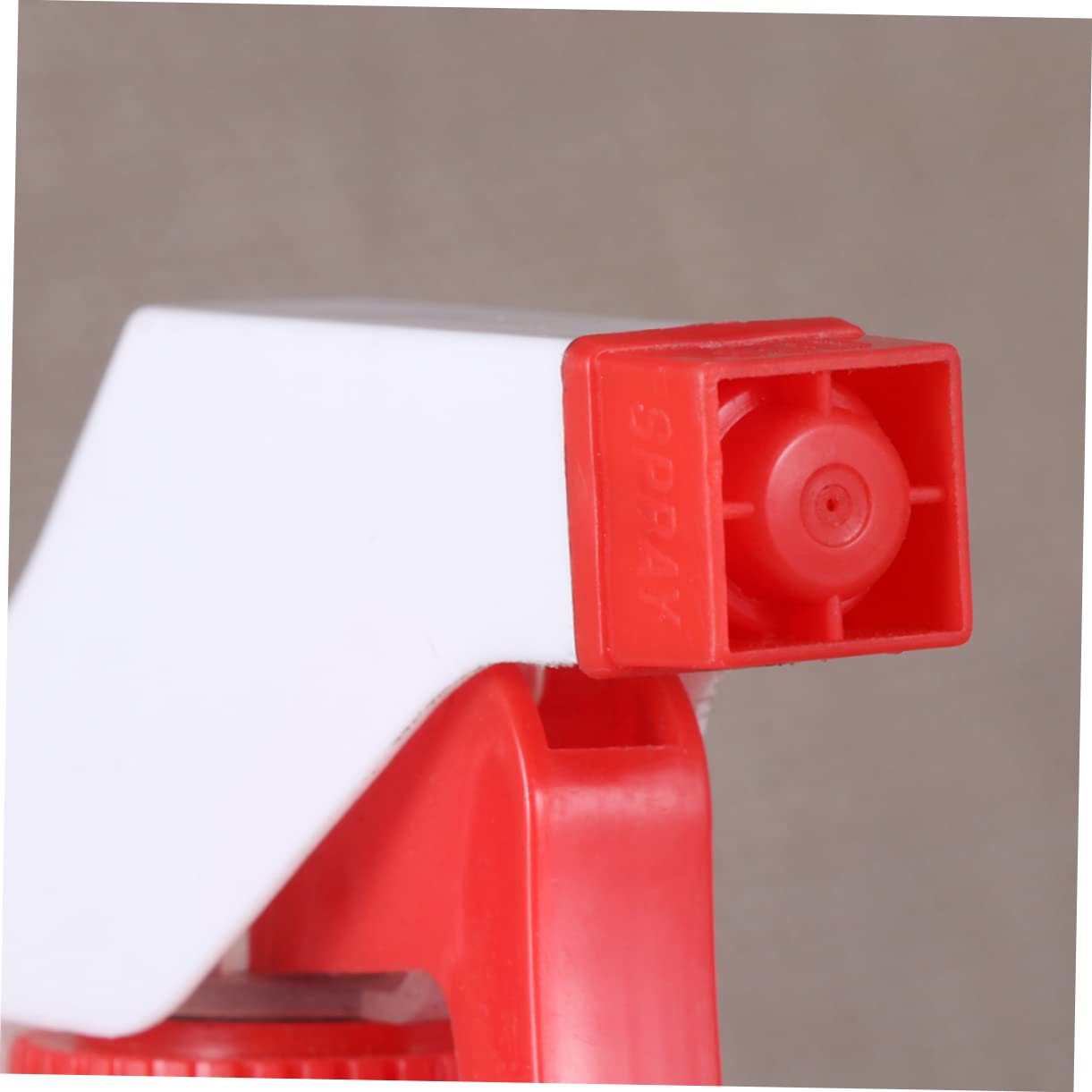 Confezione da 12 Bottiglie Spray Vuote in Plastica Rossa da 500ml, Ricaricabili di Perdita, per L'irrigazione delle Piante e L'umidificazione dei Chioma