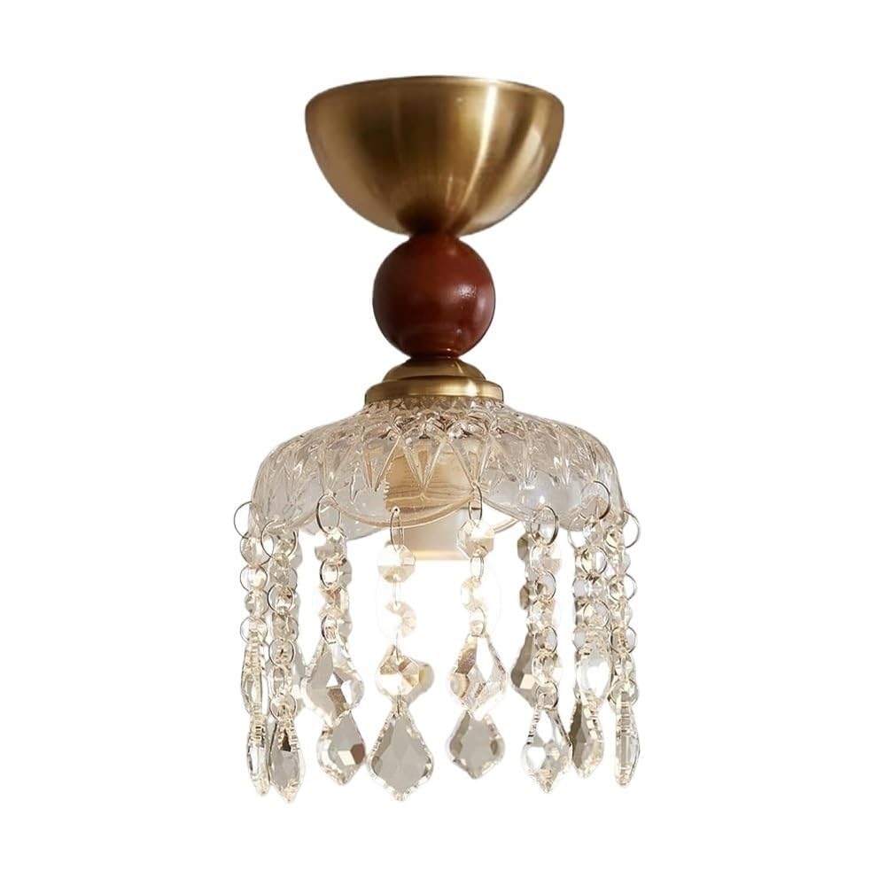 Plafonnier vintage en cristal pour illuminer un couloir sombre