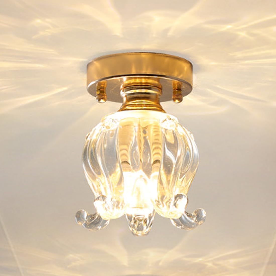 Suspension moderne dorée au design floral vintage pour un porche raffiné