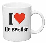 Die Tasse hat eine Höhe von 9,5cm und einen Durchmesser von 8cm … das Fassungsvermögen ist 0,33 Liter … die Farbe ist Weiß und die Tasse besteht aus Keramik
