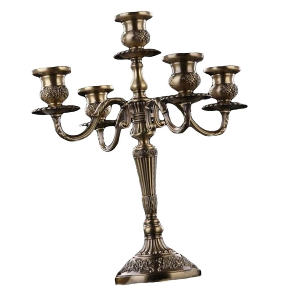 Portacandele Opzioni in metallo per eventi speciali e matrimoni incentrati sull'atmosfera Decorazione per eventi speciali. Il tavolo del salotto e