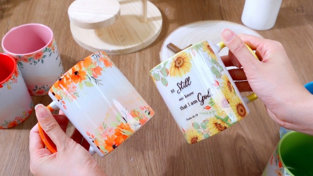 Juego de 6 mugs cerámicos cristianos multicolor 12oz miniatura 7