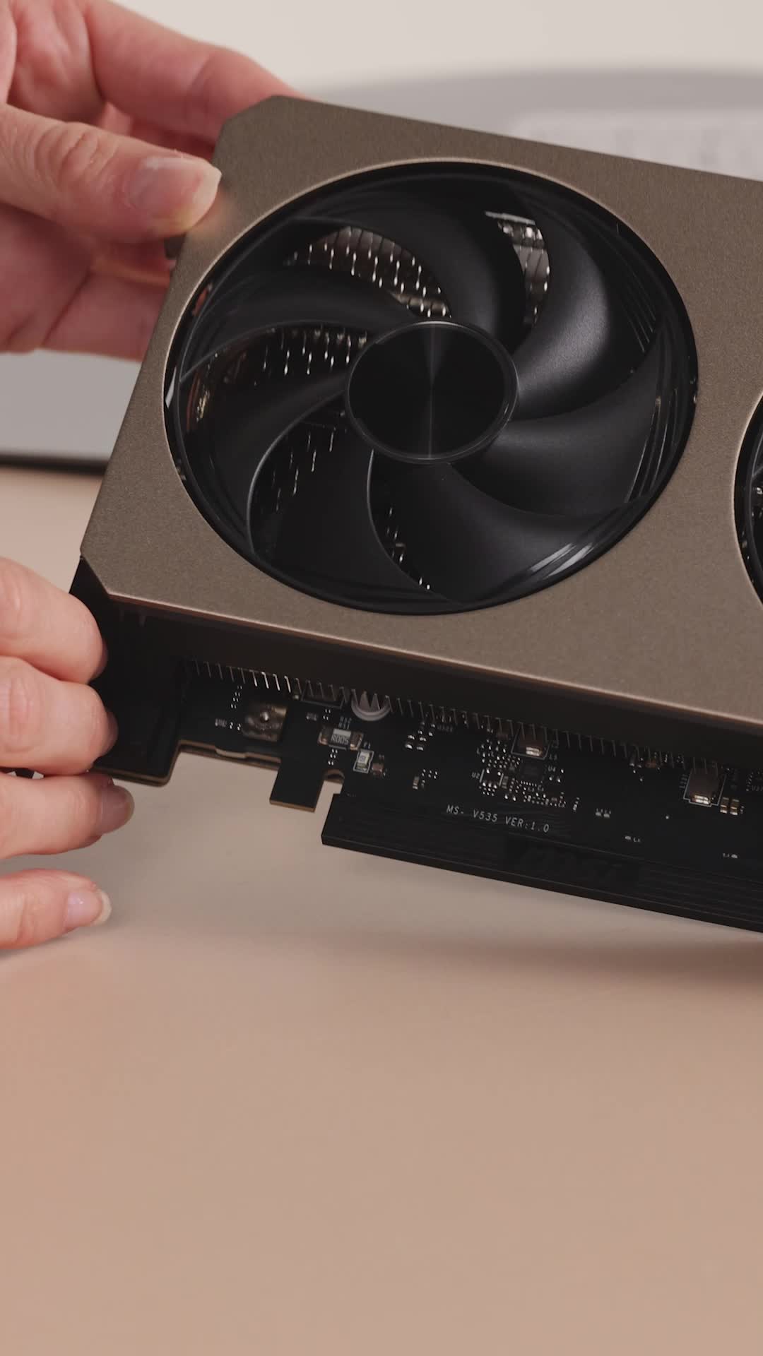 【ほぼ新品】MSI RTX 5060Ti 8G INSPIRE 2X GeForce RTX™ 5060 Ti 8G INSPIRE 2X OC | Cartes graphiques MSI