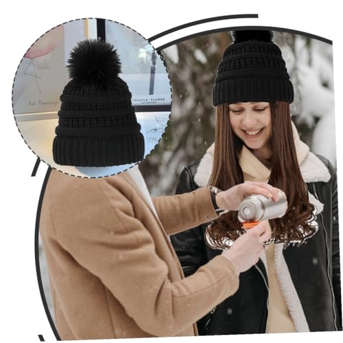Bonnet à pompon et postiche synthétique brun clair pour masquer le froid - 4