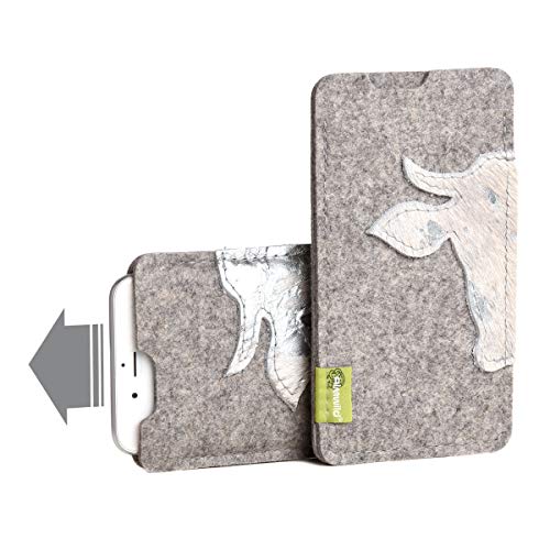 Almwild® Hülle Tasche passend für Apple iPhone 11. Modell “Kuah” aus Natur- Filz in Hell- Grau, mit Kuhkopf in Kuhfell Silber. Handyhülle Handytasche in Bayern handgefertigt Cover