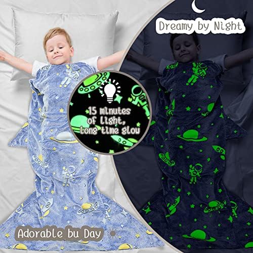 LAT Glow in The Dark Blanket Mermaid, Soft Flannel Fleece Blanket Glow in The Dark Throw Blanket for Kids Girls Boys Adults Flannel Gifts for Bedroom Cosy Warm Super Soft Plush Fleece (Astonaut)
