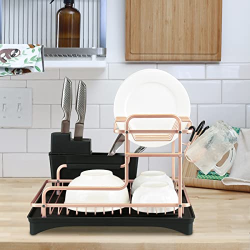 Egouttoir à vaisselle compact pour simplifier le rangement après les repas