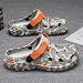Imagen de ihinzry Zuecos de jardín para hombre Graphic Mules Clog Slip On Beach Sandalias para hombres al aire libre Zapatillas con correa ajustable