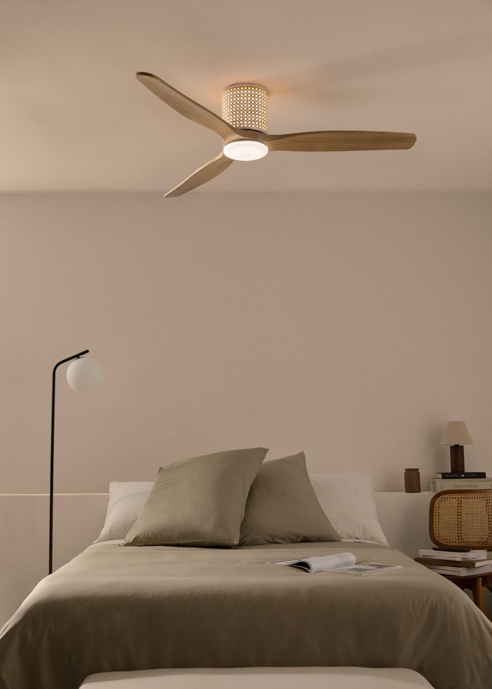 CREATE / WINDCALM RATTAN/Ventilateur de plafond avec lumière en bois naturel avec télécommande / 40W, Silencieux, Ø132 cm, double lumière, 6 vitesses, lumière LED 3 températures, fonction été-hiver